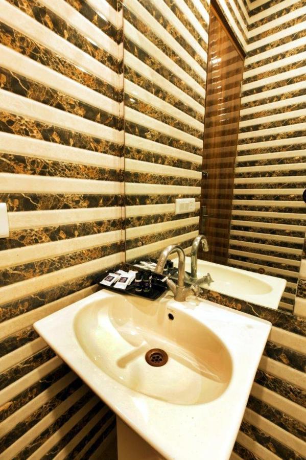 Hotel Viva Palace By Opo New Delhi Ngoại thất bức ảnh