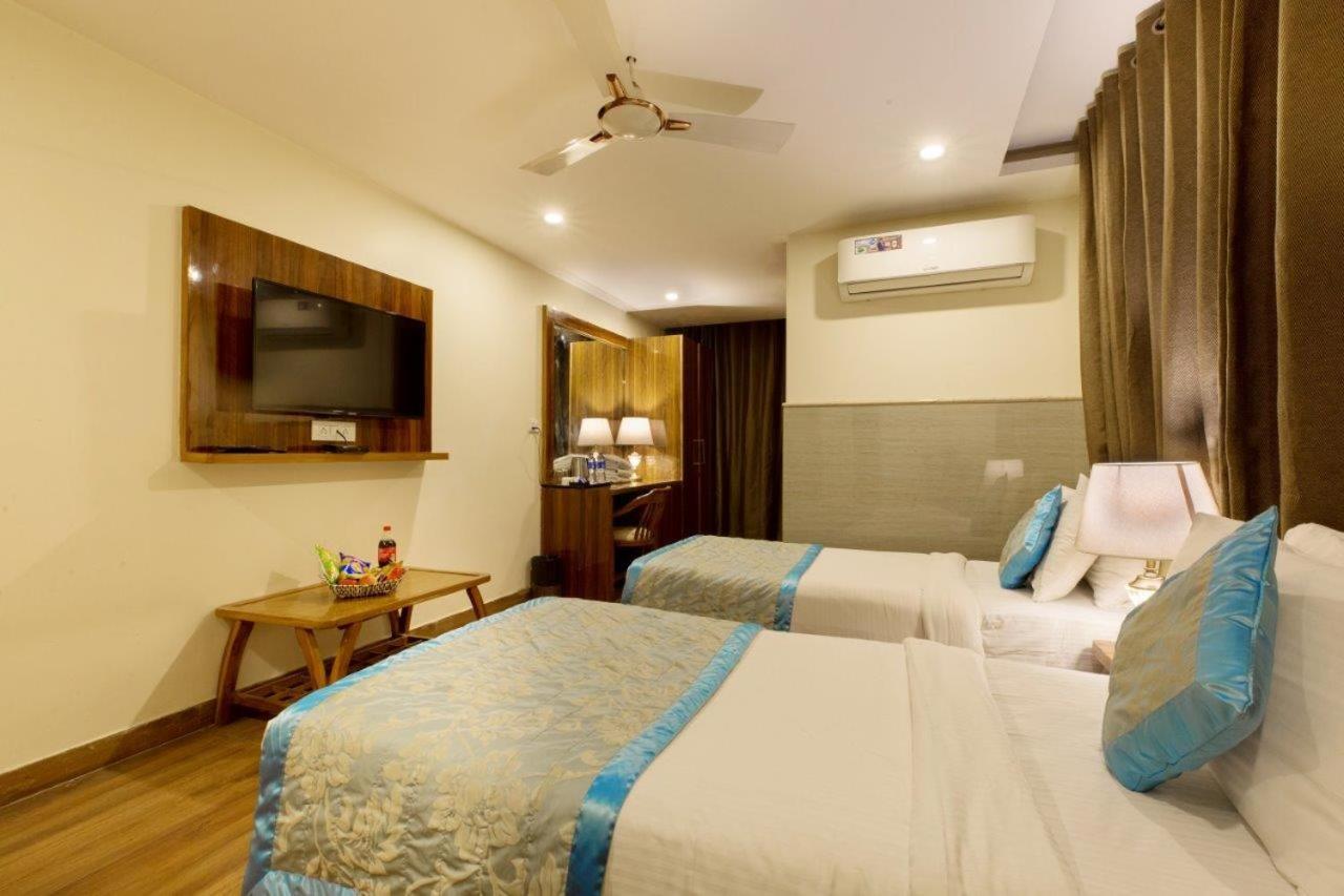 Hotel Viva Palace By Opo New Delhi Ngoại thất bức ảnh
