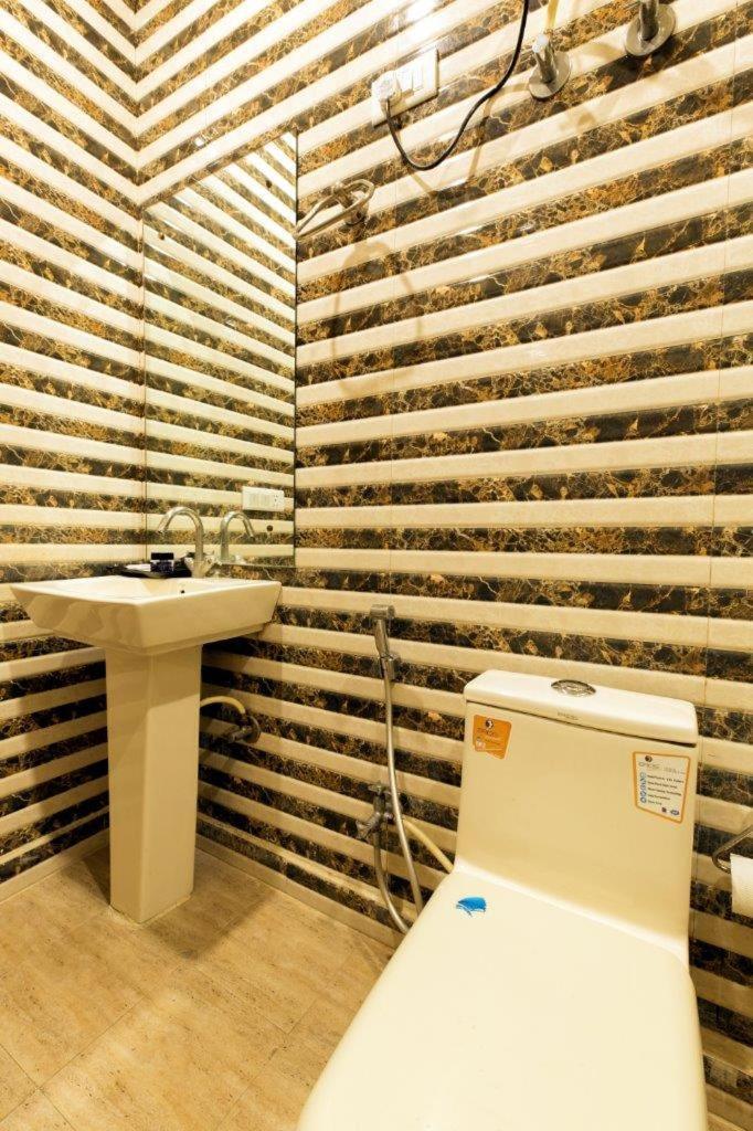 Hotel Viva Palace By Opo New Delhi Ngoại thất bức ảnh